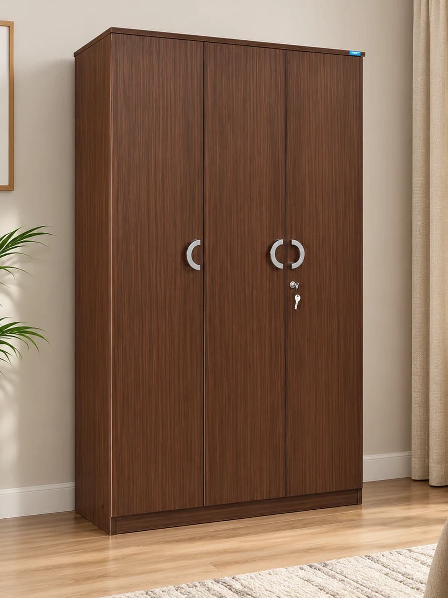 3 Door Wardrobe with Hanging Rod, photo 1 of 2
